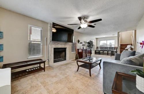 Pflugerville House | Modern Family Home, Close to Typhoon Texas and Tesla Gigafactory