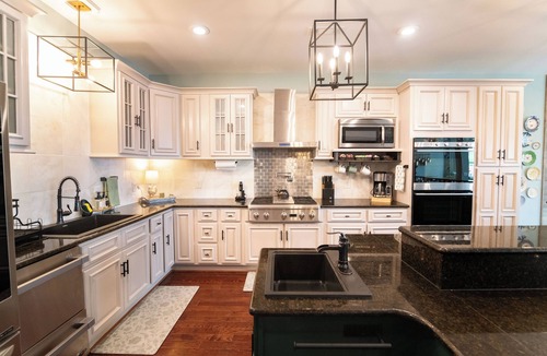 Elizabeth City Apartment | Modern Farmhouse Retreat, 3BR/3.5BA, Balcony + Activity Haven + Workspaces