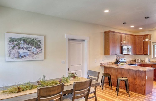 Rockerville Condo | Modern Gold Mining Condo 2 Bedroom King Master, Minutes from Mt. Rushmore and local attractions.