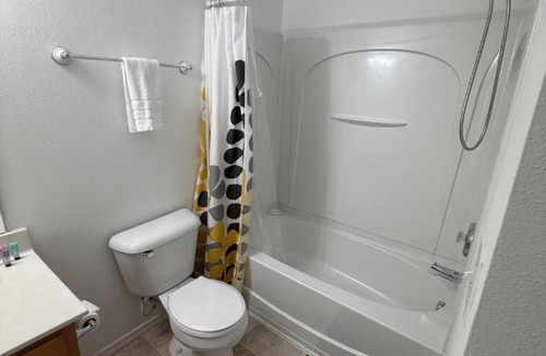Gastonia House | Modern Haven 2 bedroom Home & Loft Retreat