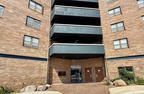 North Central Omaha Apartment | Modern Heights Apartment Near Pickleball & Gym