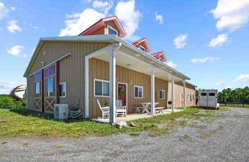 Berryville House | Modern House Barn @ 66 acre- Horse Farm