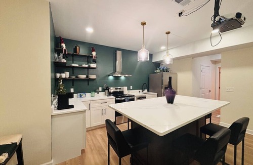 Acworth Condo | Modern Kitchen 3BR BSMT Priv back Entry Near Lake