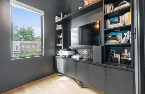Communipaw House | Modern Lux Penthouse. Rooftop Views of NYC!