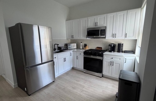 Communipaw Apartment | Modern luxury 2-bedroom apartment in Jersey City