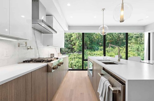 North Bergen Condo | Modern Luxury 8BR Combined Townhome with NYC Views