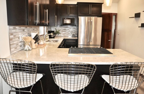 Rapid City House | Modern Luxury Bungalow DT - Comfort, Coffee, Wine, Beer, Restaurants and More!