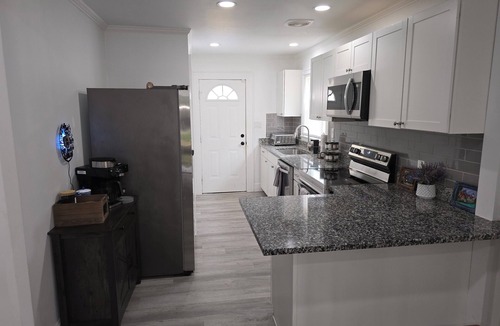 Ponderosa - Wingate House | Modern Oasis near CLT Airport: Hot Tub & Lounge