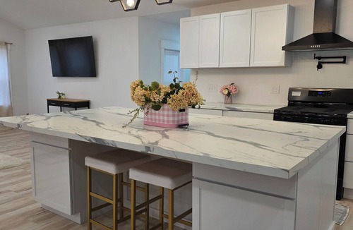 Ventura House | Modern & open 3-bedroom house with 3 stall garage in a perfect location.