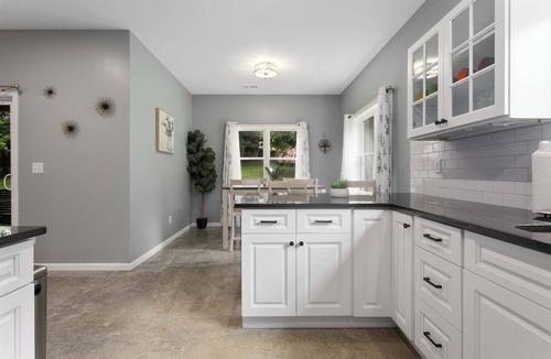 Avondale House | Modern Ranch | 3 King Beds | Fire Pit |