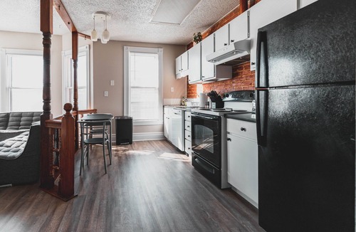 Downtown Omaha Apartment | Modern, Spacious 2 bedroom Apt - Downtown/Midtown Omaha