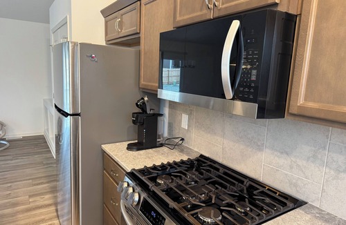 LaPlatte I House | Modern & Spacious Home with Full Kitchen & Laundry