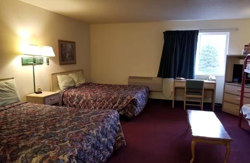 Dell Rapids Hotel | Modern Stay | Free Parking & Breakfast | Local Attractions Nearby | Pet-Friendly
