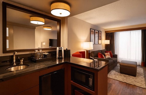 Friendship Heights Hotel | Modern Suites Near National Zoo | Family Friendly | 2 Units w/Pool & Breakfast!