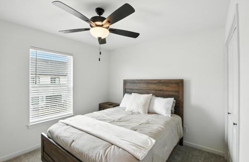 Weber House | Modern Townhome Retreat in Prime Location townhouse