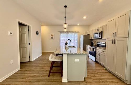 Elkhorn House | Modern Townhome with Patio Near Trails & Attractions