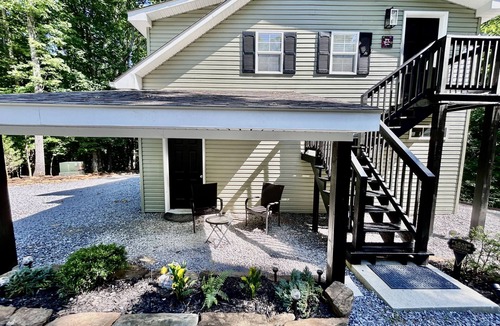 Madisonville Apartment | Modern upgraded studio