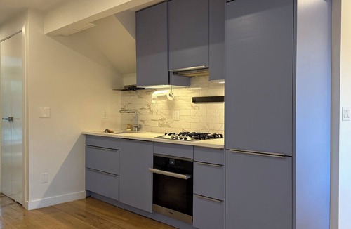 Gowanus Apartment | Modern & Warm Family-friendly Carroll Gardens Duplex with Private Rooftop