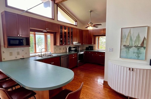 Morehead City House | Modernist Waterfront House near Historic Beaufort. Relax on the North River!