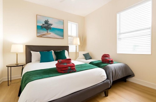 Wilmington Apartment | ModernWilmingtonBeach StayPool,Wi-Fi,FreeParking