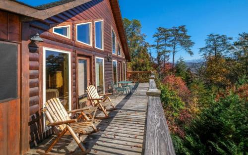 Sevierville Villa | Moonlit Hideaway