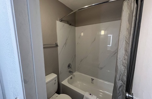 Altoona Hotel | Motel 6 Altoona, IA - Des Moines East