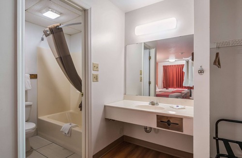 Gadsden Hotel | Motel 6 Attalla, AL
