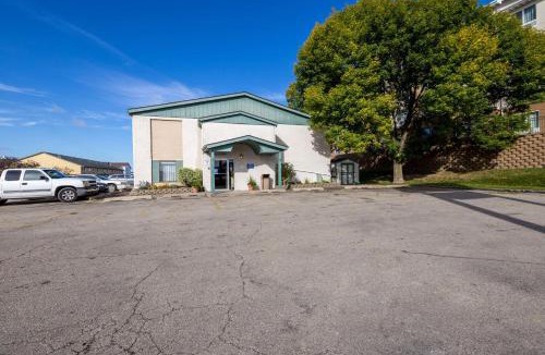 Southwest Area Hotel | Motel 6-Cedar Rapids, IA - Airport