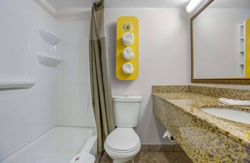 Jacksonville Hotel | Motel 6 Jacksonville, NC