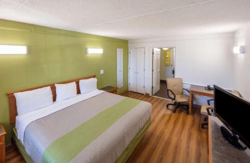 Ashley Oaks Hotel | Motel 6-Knoxville, TN