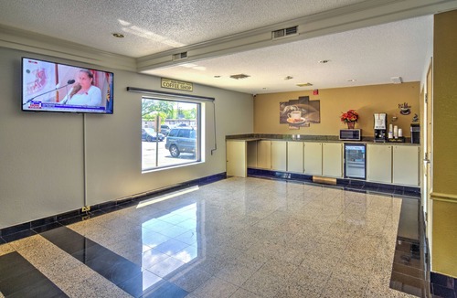 Libertyville Hotel | Motel 6 Libertyville, IL
