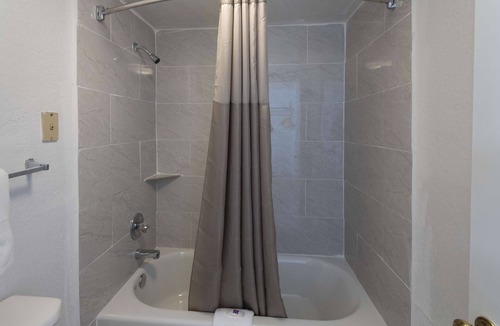 Gunter Afs Hotel | Motel 6 Montgomery, AL - Coliseum