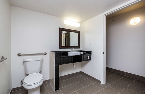 Orange Prairie Hotel | Motel 6 Peoria, IL