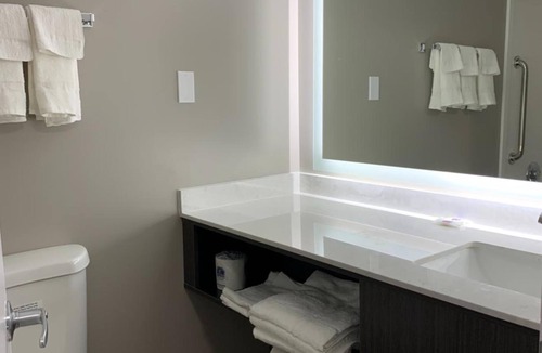 Rockford Hotel | Motel 6 Rockford, IL
