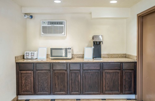 Point Pleasant - Toms River Hotel | Motel 6 Toms River, NJ - Near Seaside Heights