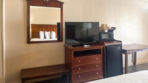 Williamston Hotel | Motel 6 Williamston, NC - Highway 17