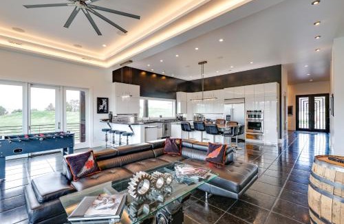 Spearfish House | Motorcycle-Themed Home in Spearfish w/Hot Tub!
