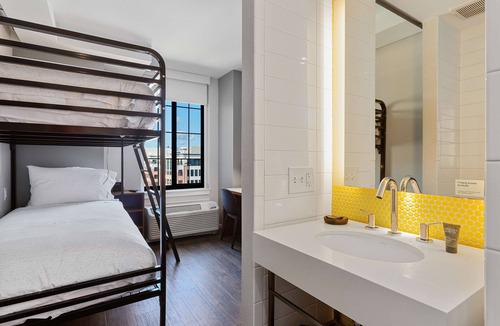 Chinatown Hotel | Motto by Hilton Washington DC Downtown