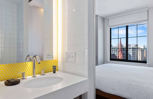 Chinatown Hotel | Motto by Hilton Washington DC Downtown