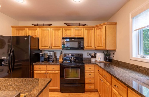 Foscoe Condo | Mount LiveJoy- two king suites, community amenities!