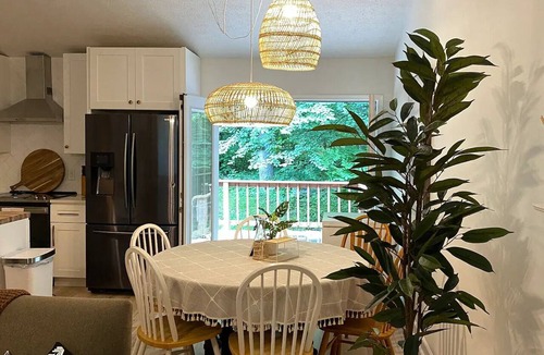 Linden House | #Mountain Escape#HotTub#Fireplace#PetsOK#near Skyline D&Wineries&BM Lodge