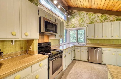Charter Hills Ski Chalet | Mountain Fox Summary:
