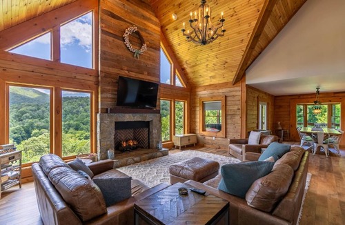Boone House | Mountain Range Retreat