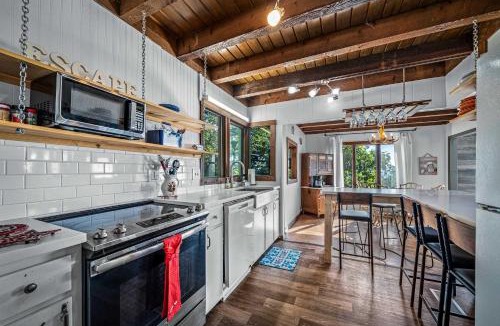 Mentone House | Mountain Retreat Ruby's Roost Home & Loft