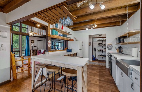 Mentone Apartment | Mountain Retreat! Ruby's Roost House