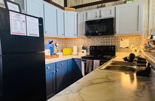 Groveoak Cabin | Mountain Spring Cabins Lake Guntersville | Pet Friendly | Fenced Yard | Boat Parking - ViP Retreat