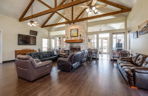 Bee Cave Hotel | Mountain Star Lodge