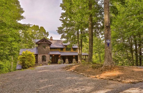 Talking Rock Cabin | Mountain Top Lodge | Ellijay, GA