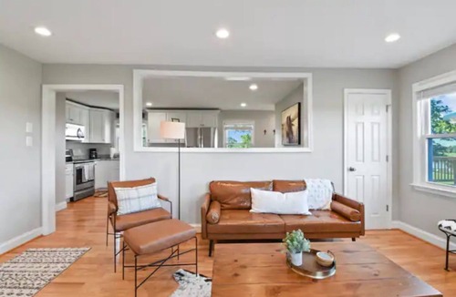 Berryville House | Mountain View Cottage @ 66-acre Horse Farm