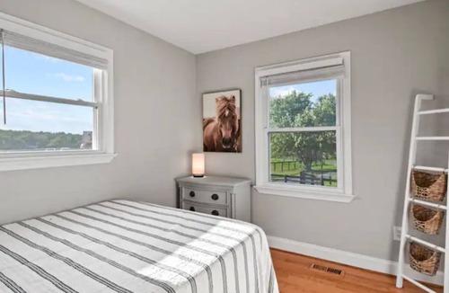 Berryville House | Mountain View Cottage @ 66-acre Horse Farm
